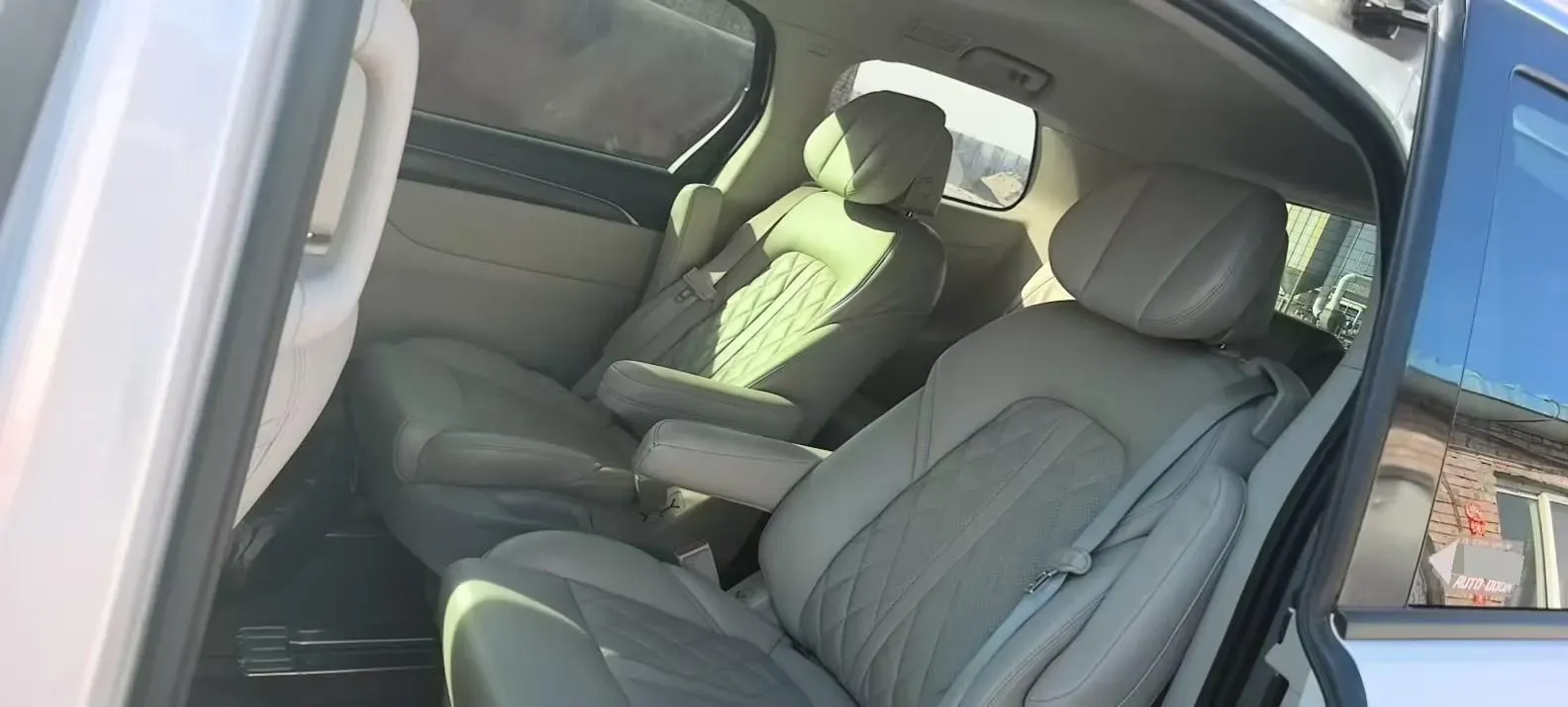 2021 Buick GL8 2.0T 237HP L4 9AT,autocango,china used car exporter,china ev exporter,chinese used car exporter,chinese used ev exporter