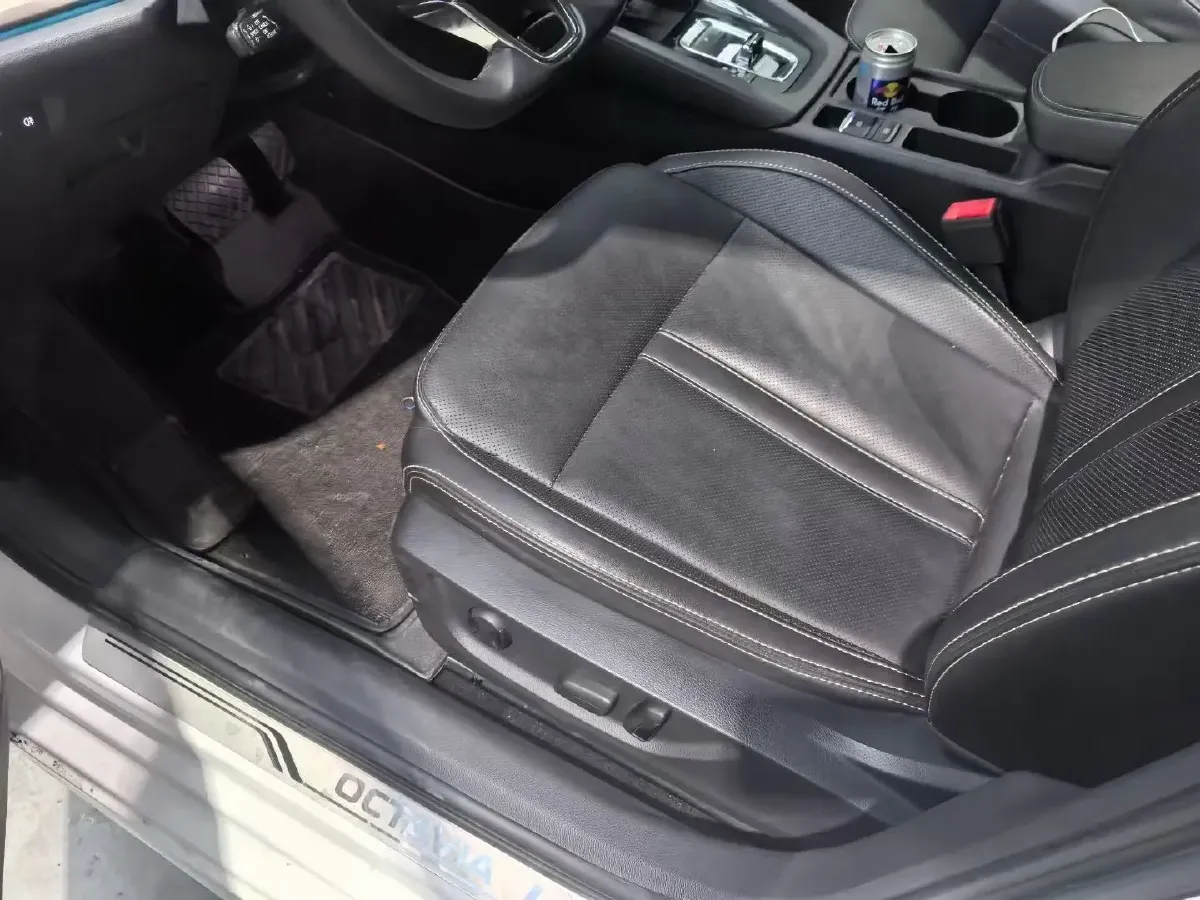 2022 Skoda Octavia 1.4T 150HP L4 7DCT,autocango,china used car exporter,china ev exporter,chinese used car exporter,chinese used ev exporter