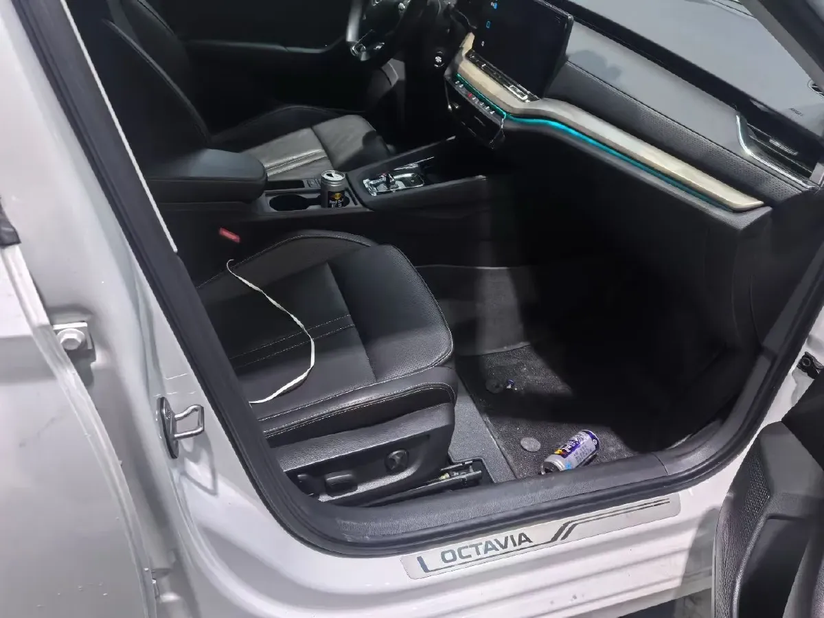 2022 Skoda Octavia 1.4T 150HP L4 7DCT,autocango,china used car exporter,china ev exporter,chinese used car exporter,chinese used ev exporter