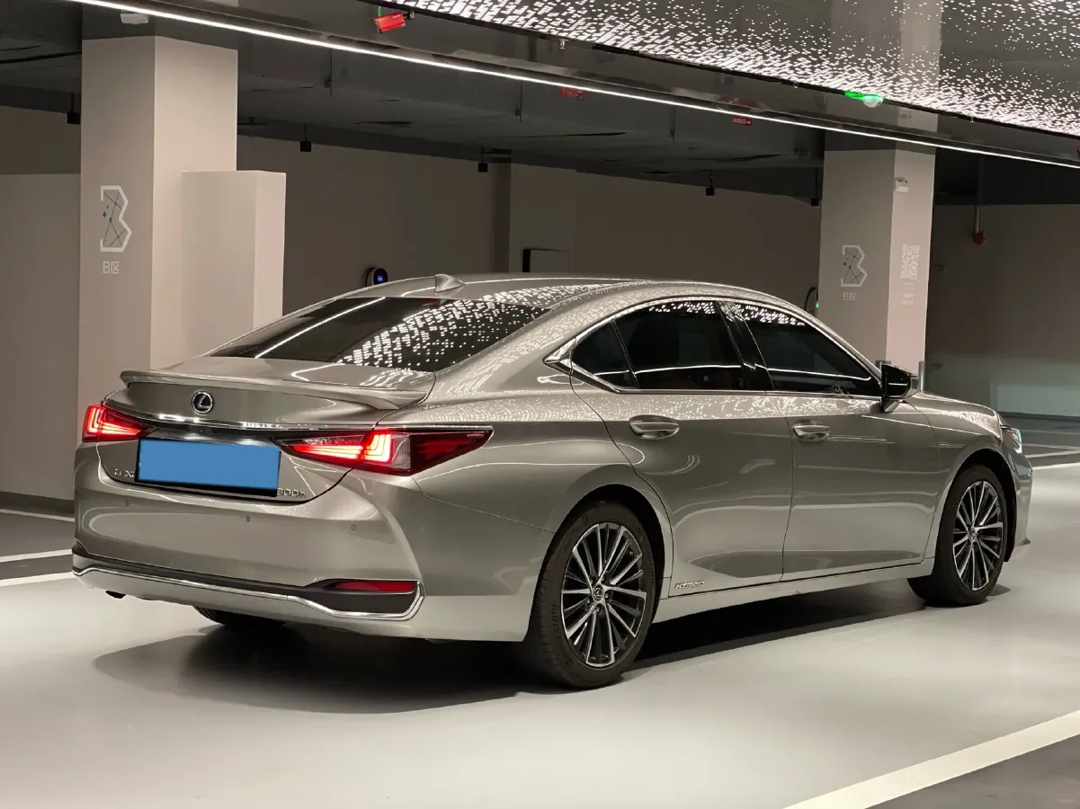 2021 Lexus ES 2.5L 178HP L4 E-CVT Hybrid,autocango,china used car exporter,china ev exporter,chinese used car exporter,chinese used ev exporter