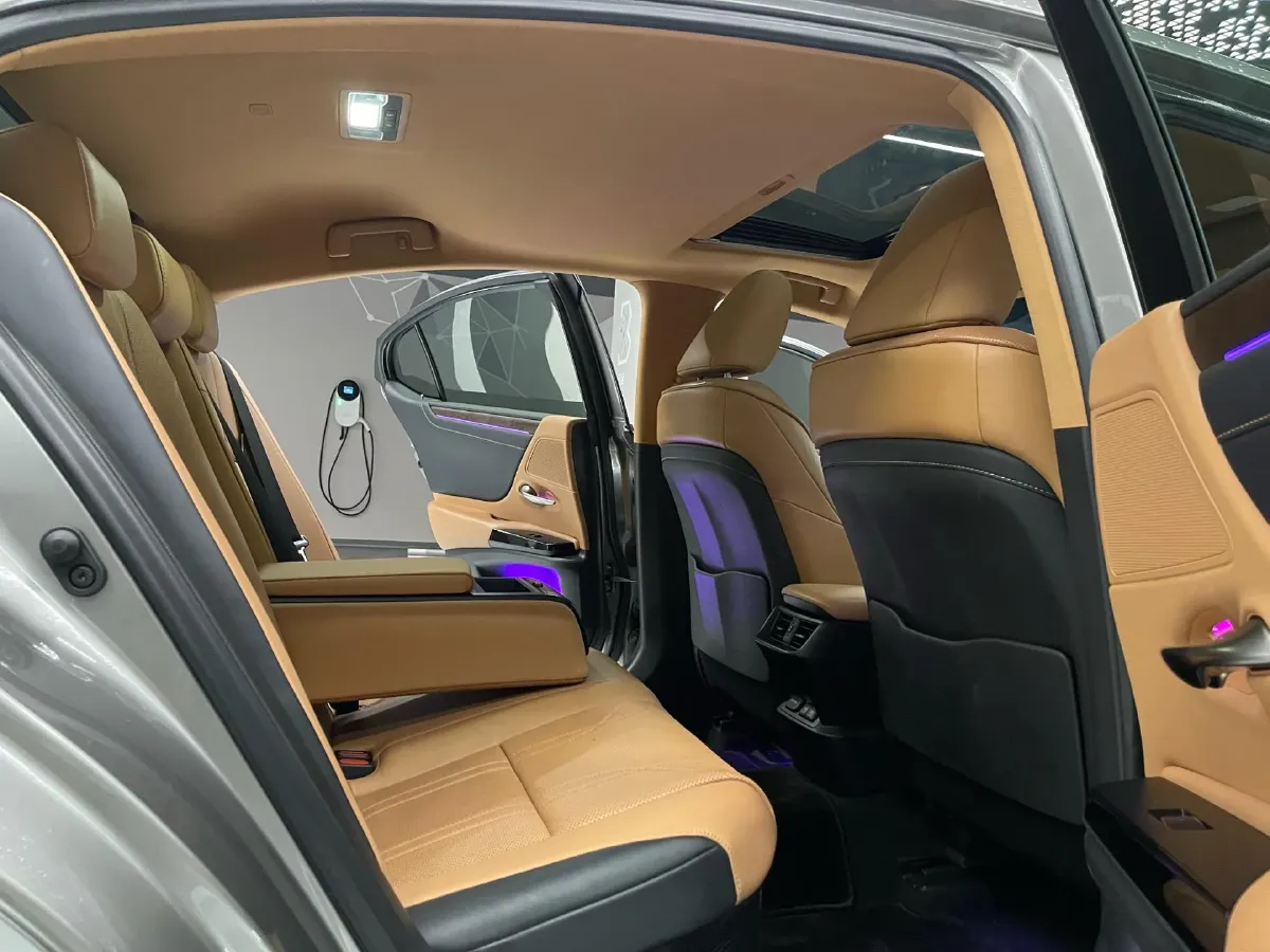 2021 Lexus ES 2.5L 178HP L4 E-CVT Hybrid,autocango,china used car exporter,china ev exporter,chinese used car exporter,chinese used ev exporter