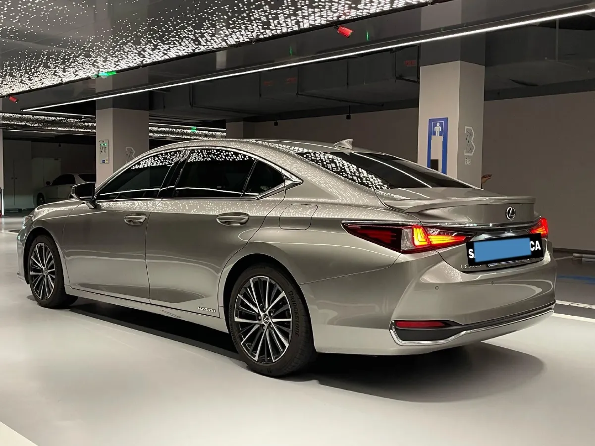 2021 Lexus ES 2.5L 178HP L4 E-CVT Hybrid,autocango,china used car exporter,china ev exporter,chinese used car exporter,chinese used ev exporter