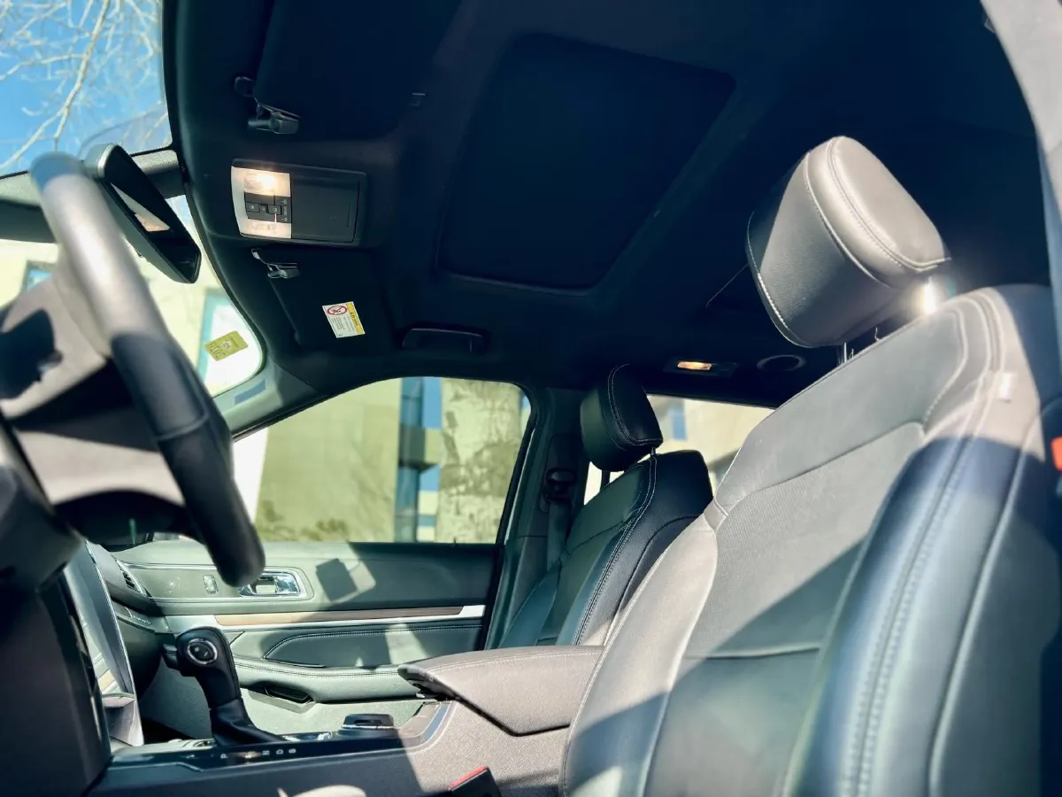 2017 Ford Explorer 3.5T 356HP V6 6AT,autocango,china used car exporter,china ev exporter,chinese used car exporter,chinese used ev exporter