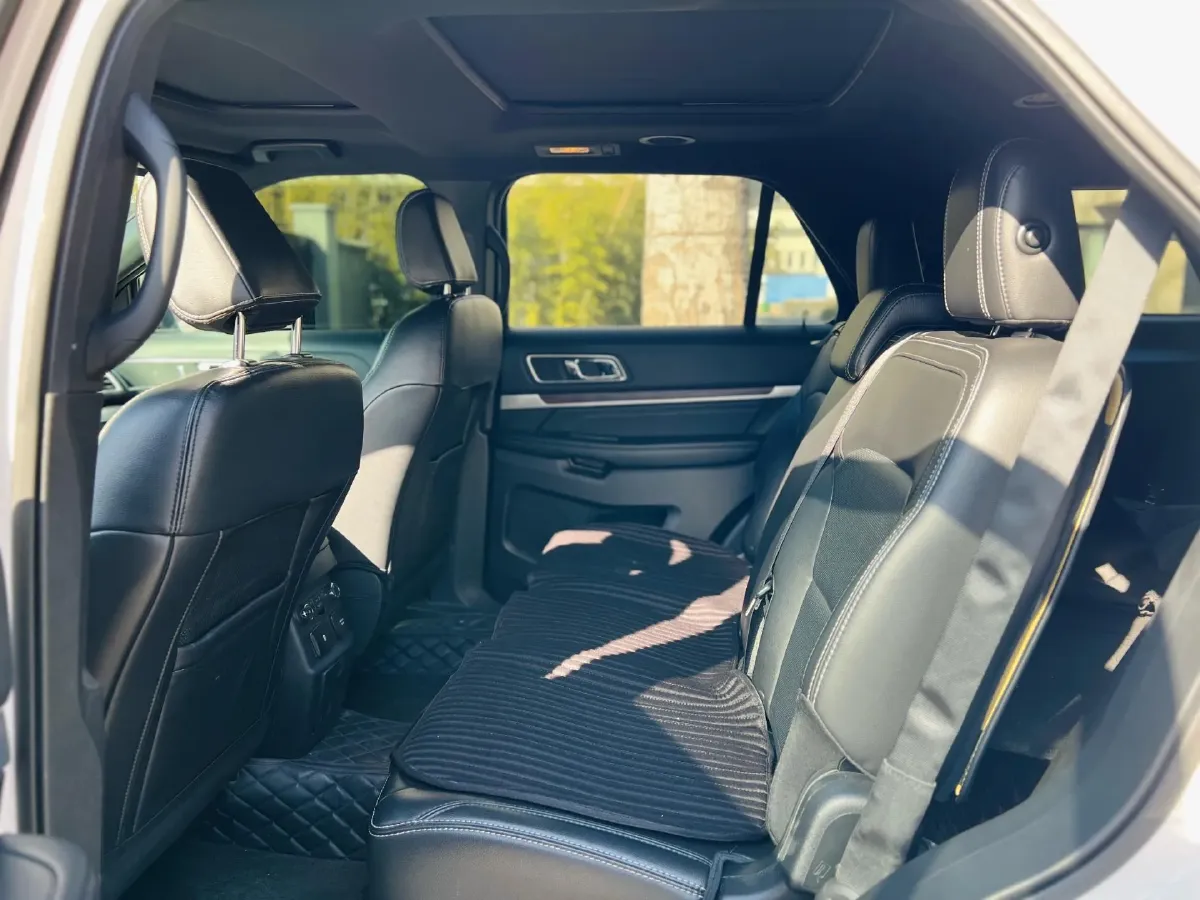 2017 Ford Explorer 3.5T 356HP V6 6AT,autocango,china used car exporter,china ev exporter,chinese used car exporter,chinese used ev exporter