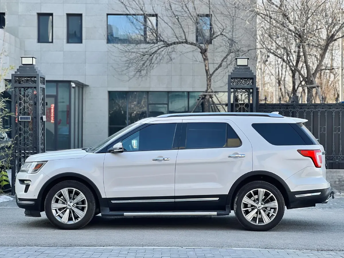 2017 Ford Explorer 3.5T 356HP V6 6AT,autocango,china used car exporter,china ev exporter,chinese used car exporter,chinese used ev exporter