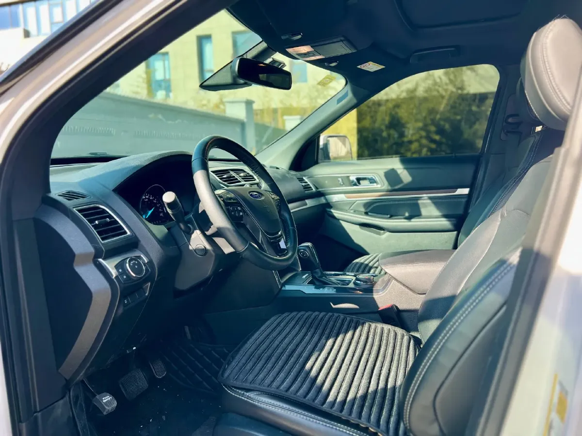 2017 Ford Explorer 3.5T 356HP V6 6AT,autocango,china used car exporter,china ev exporter,chinese used car exporter,chinese used ev exporter