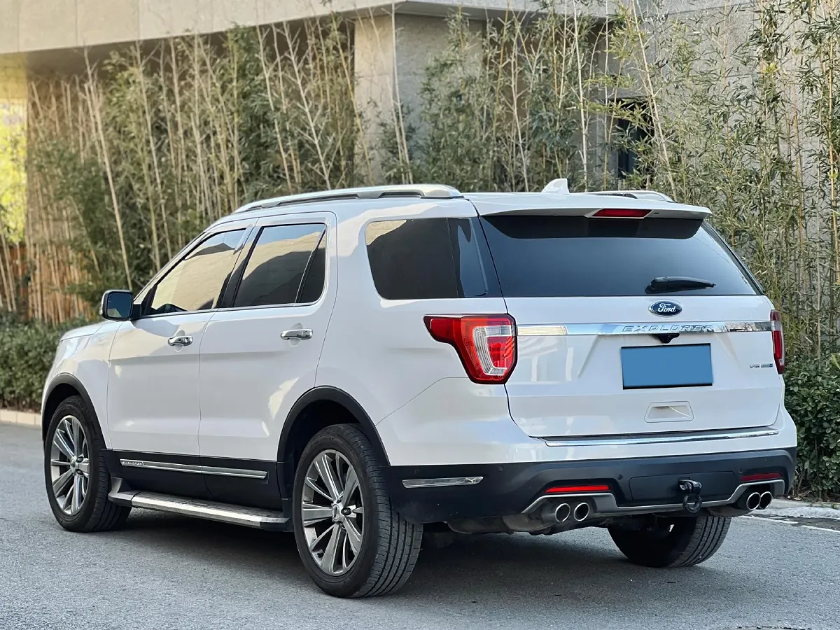 2017 Ford Explorer 3.5T 356HP V6 6AT,autocango,china used car exporter,china ev exporter,chinese used car exporter,chinese used ev exporter