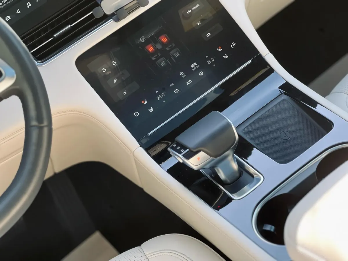 2021 Li ONE Range Extended 131HP REEV 40.5KWH,autocango,china used car exporter,china ev exporter,chinese used car exporter,chinese used ev exporter