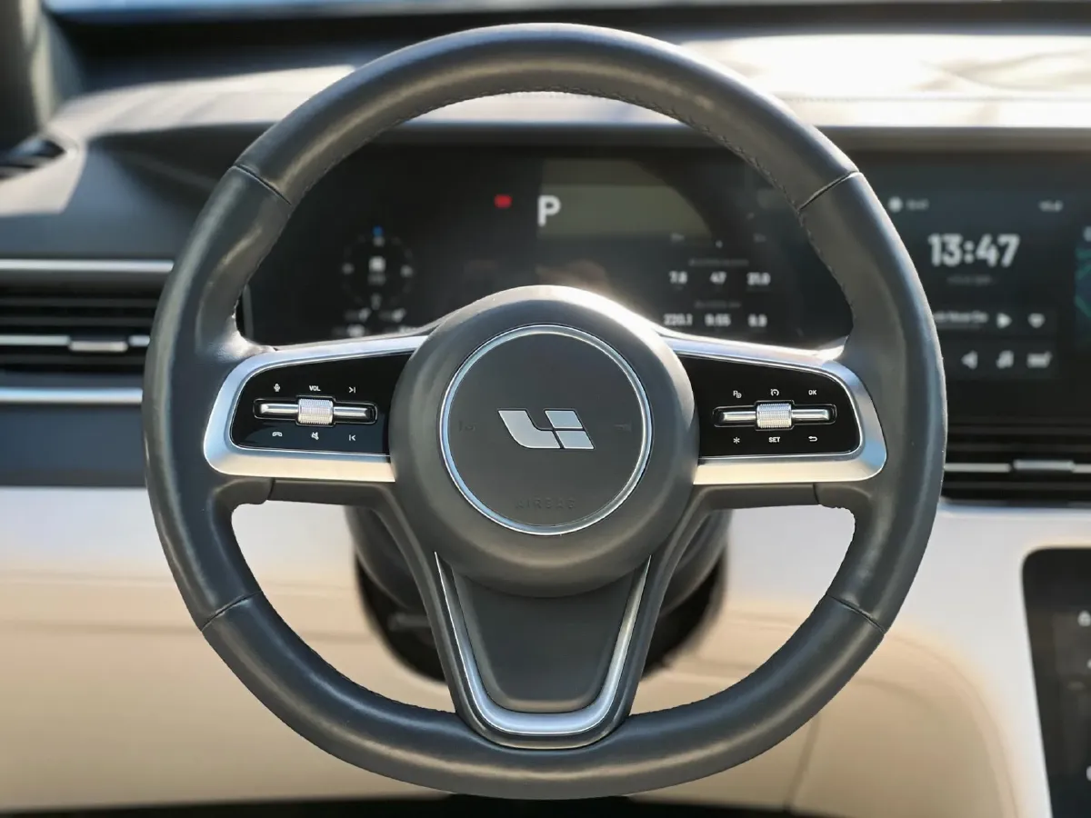 2021 Li ONE Range Extended 131HP REEV 40.5KWH,autocango,china used car exporter,china ev exporter,chinese used car exporter,chinese used ev exporter