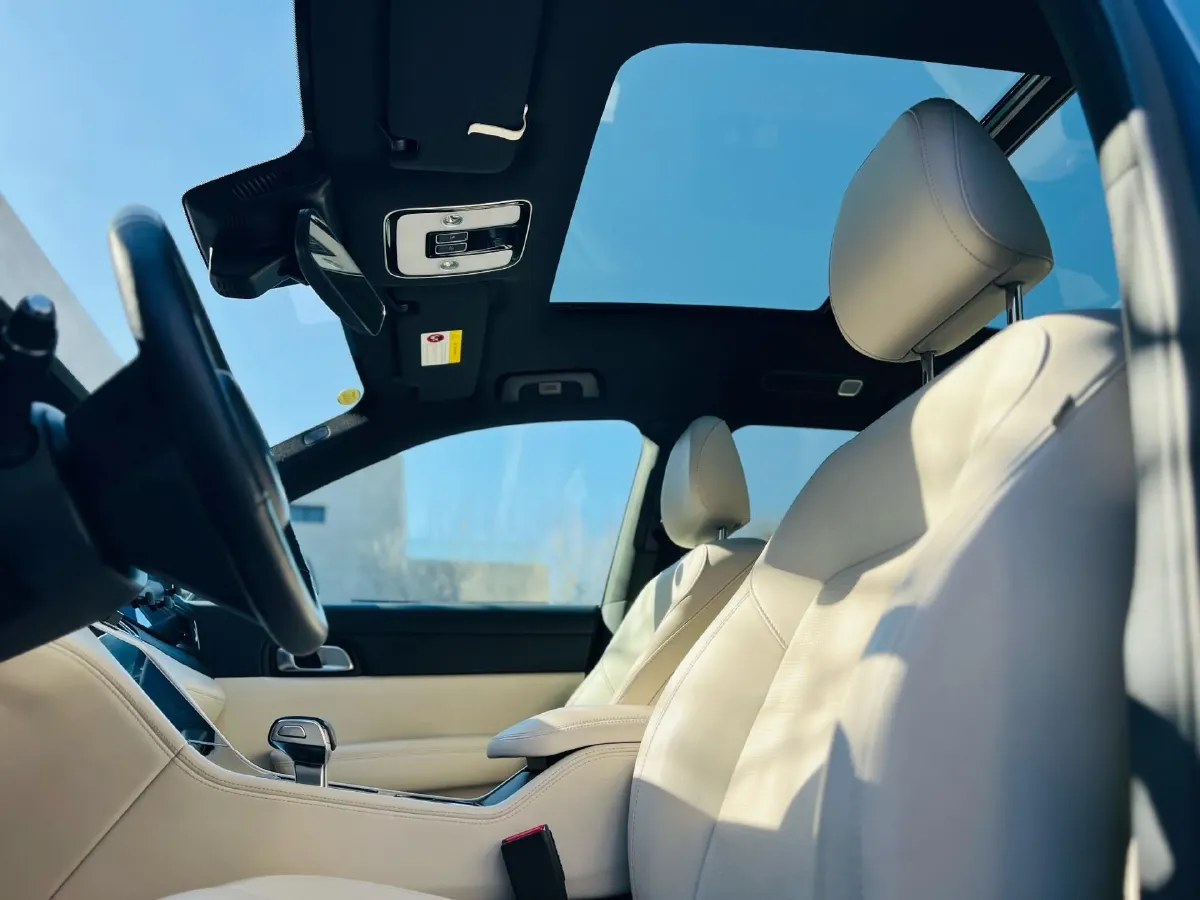 2021 Li ONE Range Extended 131HP REEV 40.5KWH,autocango,china used car exporter,china ev exporter,chinese used car exporter,chinese used ev exporter