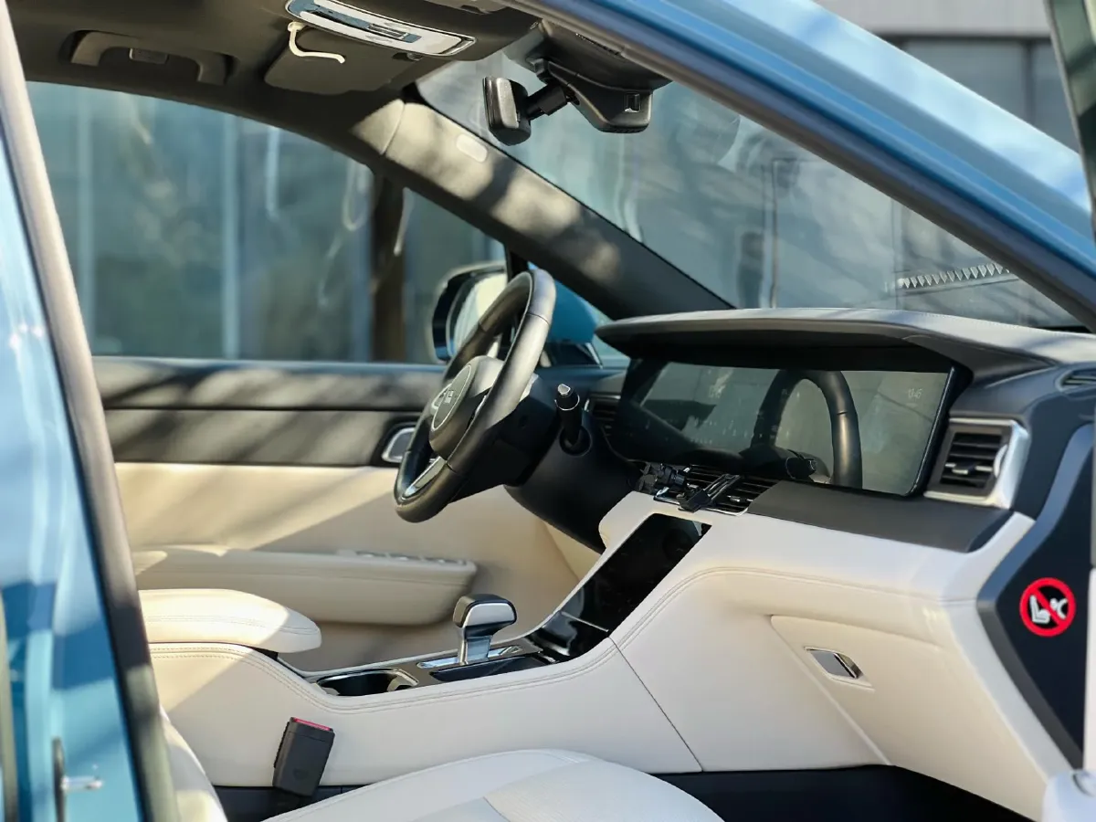 2021 Li ONE Range Extended 131HP REEV 40.5KWH,autocango,china used car exporter,china ev exporter,chinese used car exporter,chinese used ev exporter