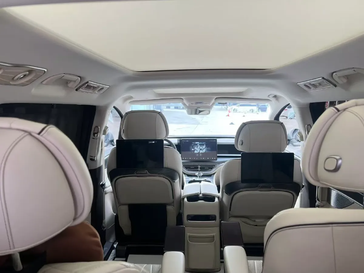 2024 Denza D9 1.5T 139HP L4 E-CVT PHEV 40KWH,autocango,china used car exporter,china ev exporter,chinese used car exporter,chinese used ev exporter