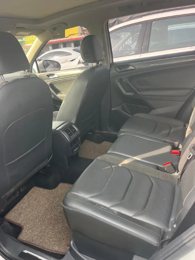 2021 Volkswagen Tiguan L 2.0T 186HP L4 7DCT,autocango,china used car exporter,china ev exporter,chinese used car exporter,chinese used ev exporter