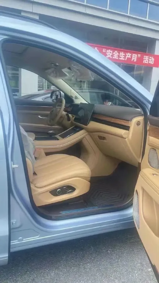 2024 AITO AITO M7 1.5T 152HP L4 REEV 40KWH,autocango,china used car exporter,china ev exporter,chinese used car exporter,chinese used ev exporter