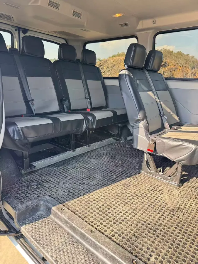 2024 MAXUS XinTu V80 2.0T 147HP L4 6MT,autocango,china used car exporter,china ev exporter,chinese used car exporter,chinese used ev exporter