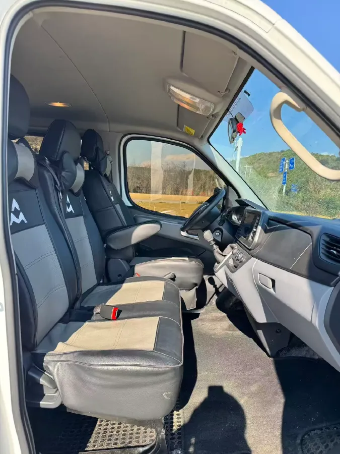 2024 MAXUS XinTu V80 2.0T 147HP L4 6MT,autocango,china used car exporter,china ev exporter,chinese used car exporter,chinese used ev exporter