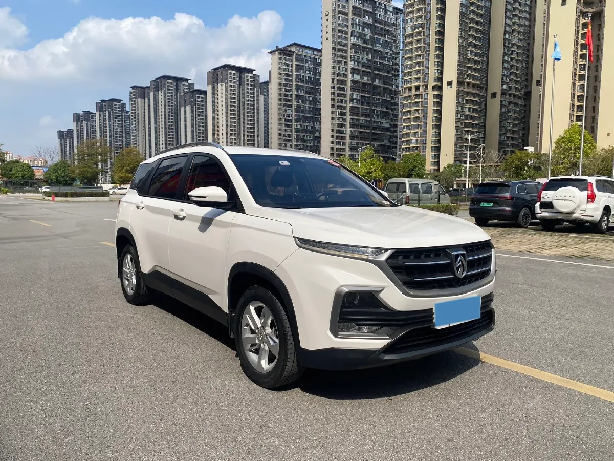 2019 BaoJun 530 1.5T 150HP L4 6MT,autocango,china used car exporter,china ev exporter,chinese used car exporter,chinese used ev exporter