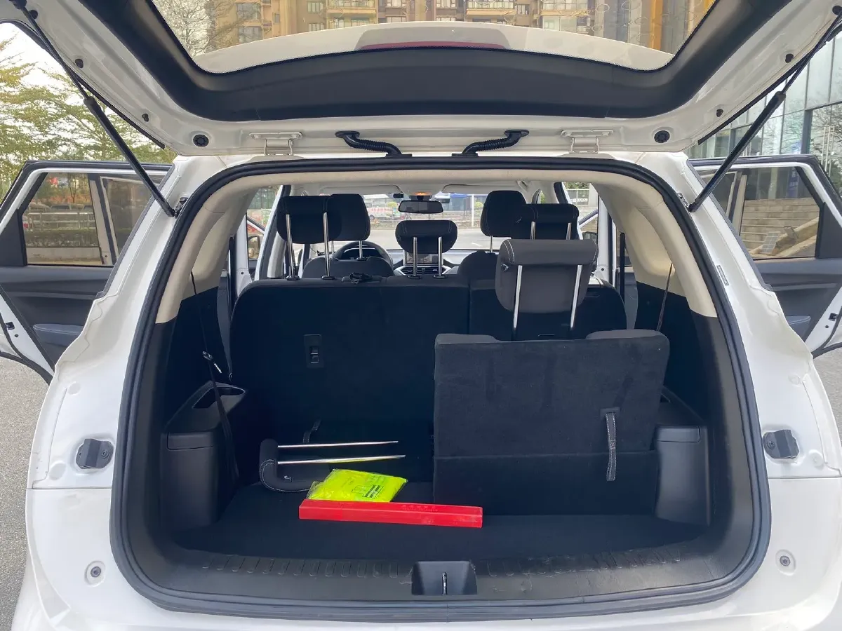 2019 BaoJun 530 1.5T 150HP L4 6MT,autocango,china used car exporter,china ev exporter,chinese used car exporter,chinese used ev exporter