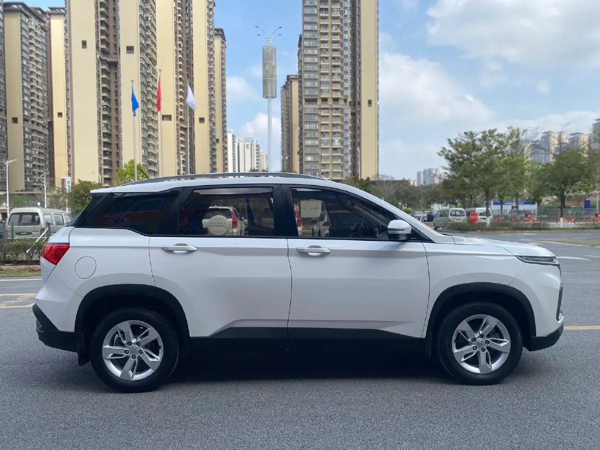 2019 BaoJun 530 1.5T 150HP L4 6MT,autocango,china used car exporter,china ev exporter,chinese used car exporter,chinese used ev exporter