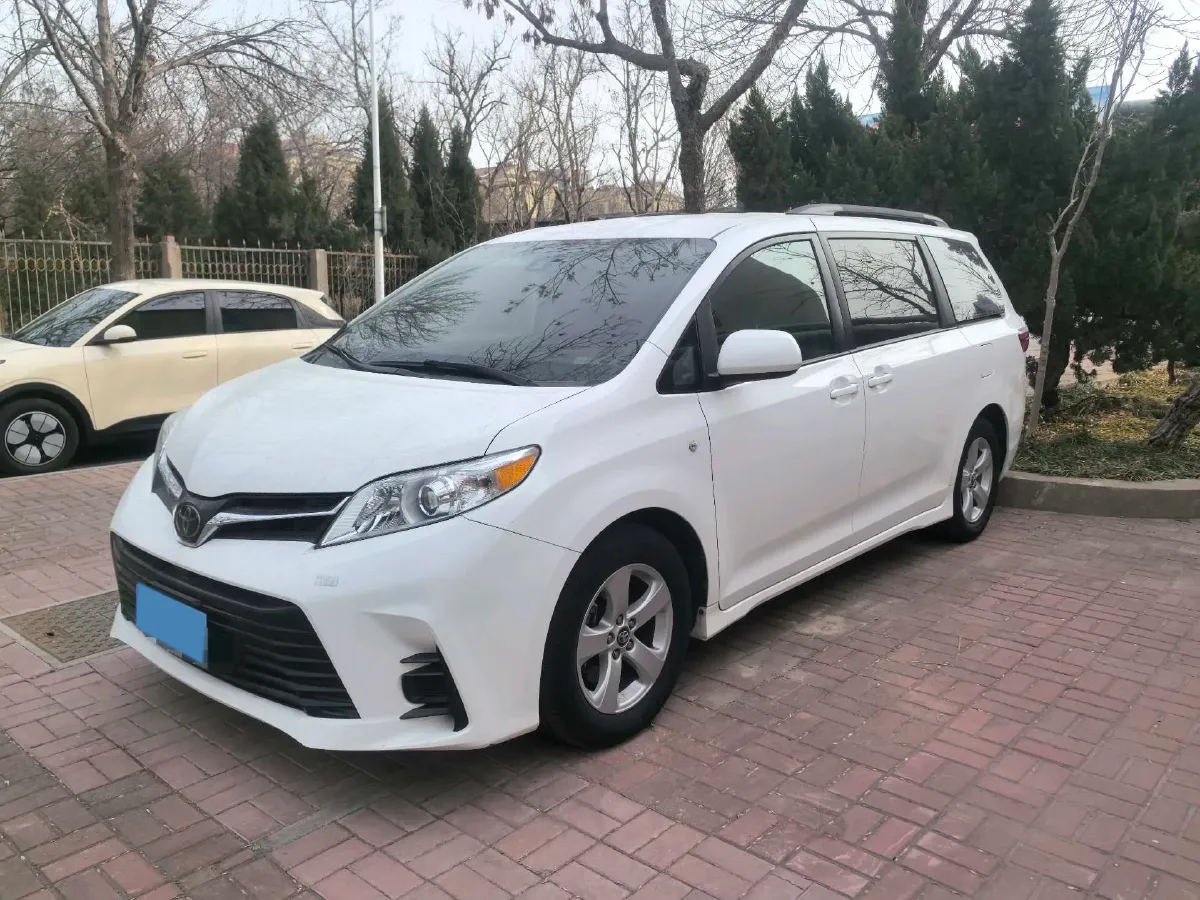 2018 Toyota Highlander 2.0T 220HP L4 6AT,autocango,china used car exporter,china ev exporter,chinese used car exporter,chinese used ev exporter