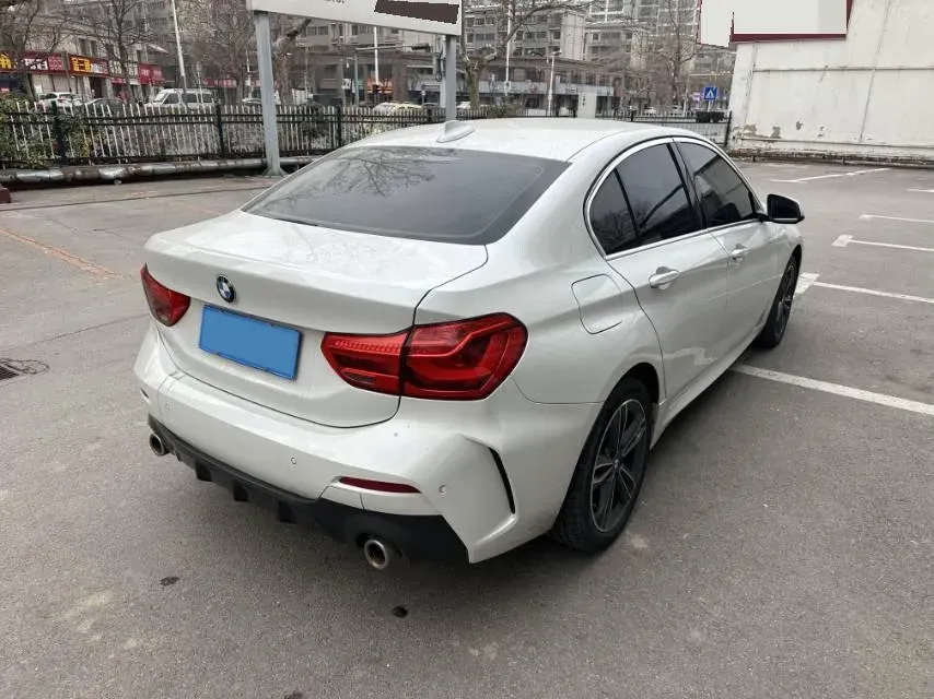 2021 BMW 1 Series 1.5T 140HP L3 7DCT,autocango,china used car exporter,china ev exporter,chinese used car exporter,chinese used ev exporter
