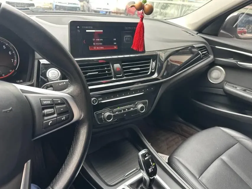 2021 BMW 1 Series 1.5T 140HP L3 7DCT,autocango,china used car exporter,china ev exporter,chinese used car exporter,chinese used ev exporter