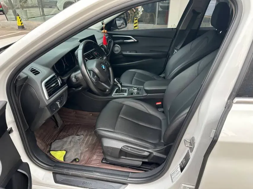 2021 BMW 1 Series 1.5T 140HP L3 7DCT,autocango,china used car exporter,china ev exporter,chinese used car exporter,chinese used ev exporter