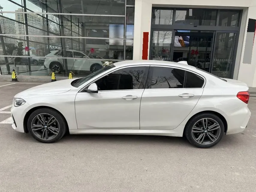 2021 BMW 1 Series 1.5T 140HP L3 7DCT,autocango,china used car exporter,china ev exporter,chinese used car exporter,chinese used ev exporter