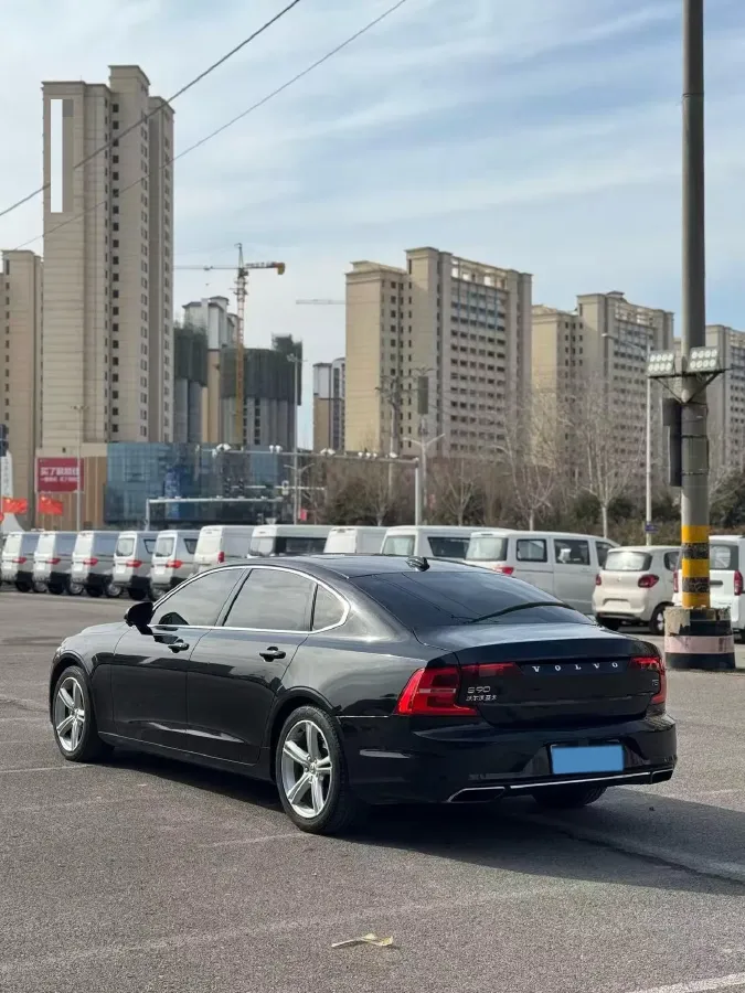 2018 Volvo S90 2.0T 190HP L4 8AT,autocango,china used car exporter,china ev exporter,chinese used car exporter,chinese used ev exporter