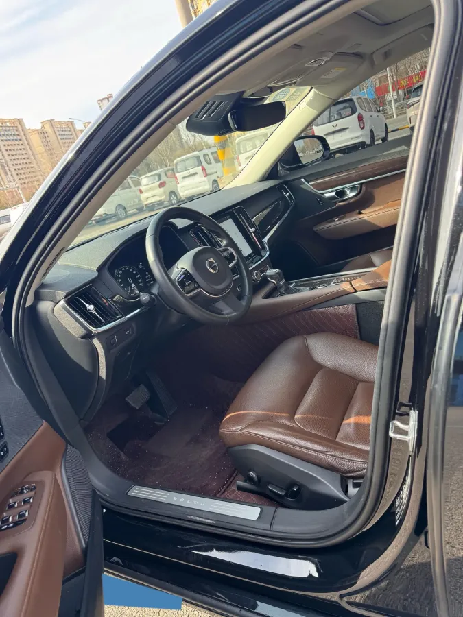 2018 Volvo S90 2.0T 190HP L4 8AT,autocango,china used car exporter,china ev exporter,chinese used car exporter,chinese used ev exporter