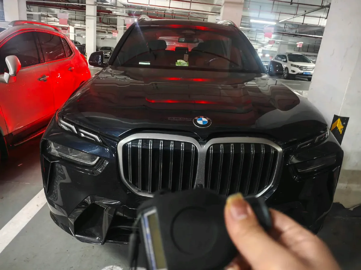 2023 BMW X7 3.0T 381HP L6 8AT,autocango,china used car exporter,china ev exporter,chinese used car exporter,chinese used ev exporter