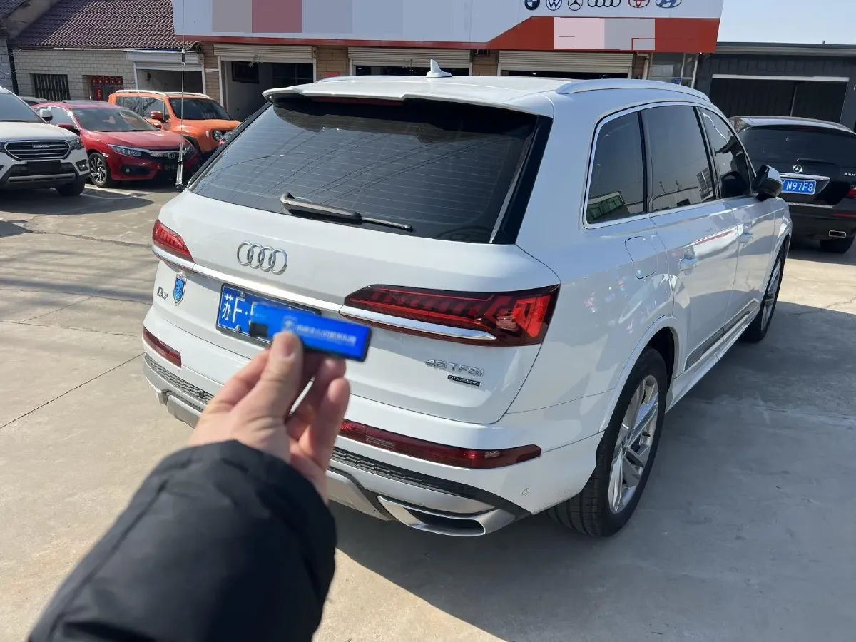 2021 Audi Q7 2.0T 245HP L4 8AT,autocango,china used car exporter,china ev exporter,chinese used car exporter,chinese used ev exporter