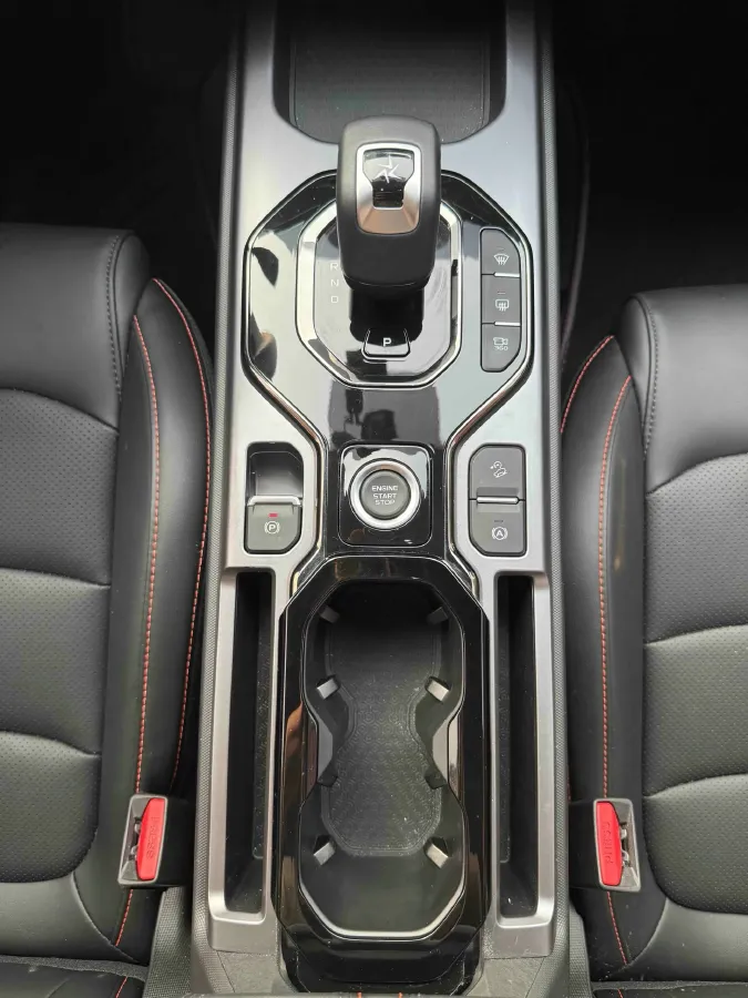 2025 Geely Cowboy 1.5T 181HP L4 7DCT,autocango,china used car exporter,china ev exporter,chinese used car exporter,chinese used ev exporter