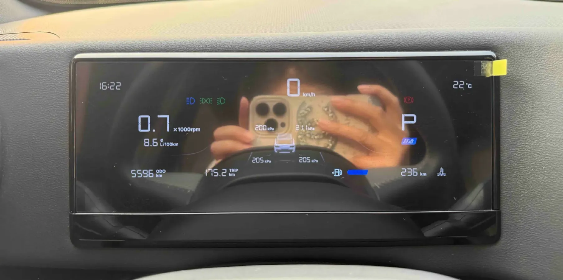 2025 Geely Cowboy 1.5T 181HP L4 7DCT,autocango,china used car exporter,china ev exporter,chinese used car exporter,chinese used ev exporter