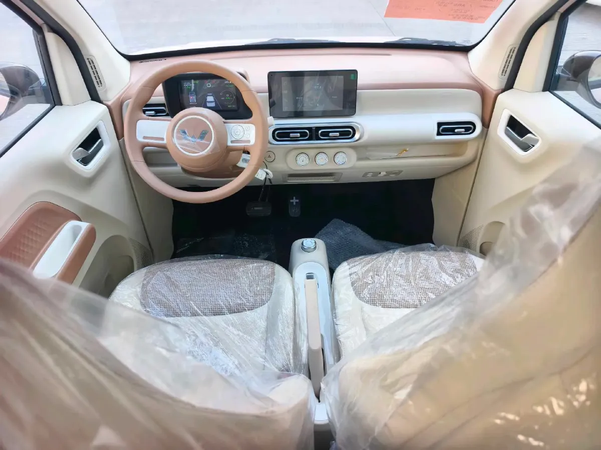 2024 WuLing HongGuang MINI EV BEV 13.4KWH,autocango,china used car exporter,china ev exporter,chinese used car exporter,chinese used ev exporter