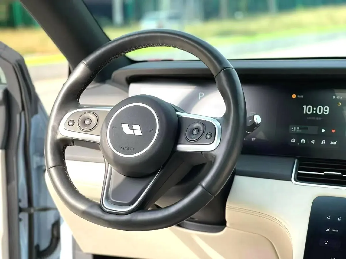 2020 Li ONE Range Extended 131HP REEV 40.5KWH,autocango,china used car exporter,china ev exporter,chinese used car exporter,chinese used ev exporter