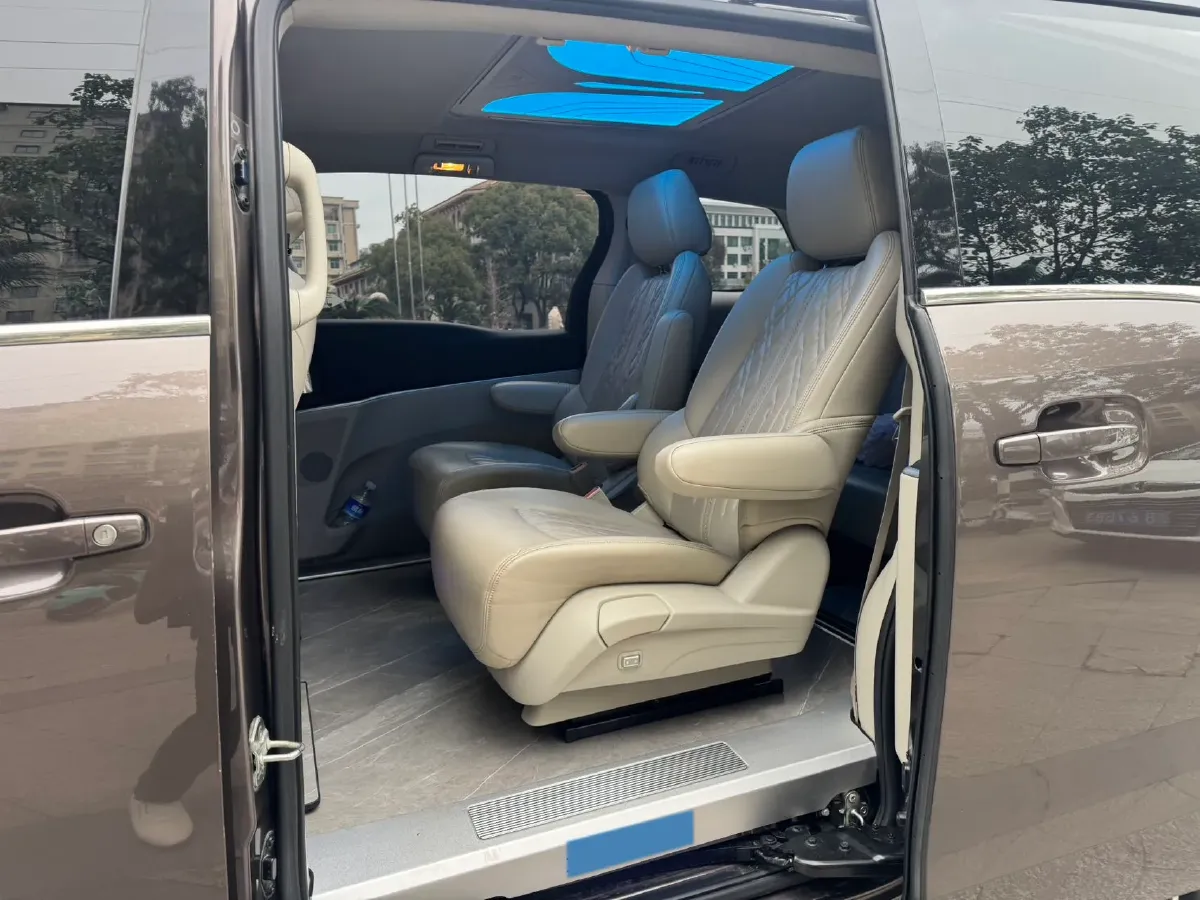 2021 Buick GL8 2.0T 237HP L4 9AT,autocango,china used car exporter,china ev exporter,chinese used car exporter,chinese used ev exporter