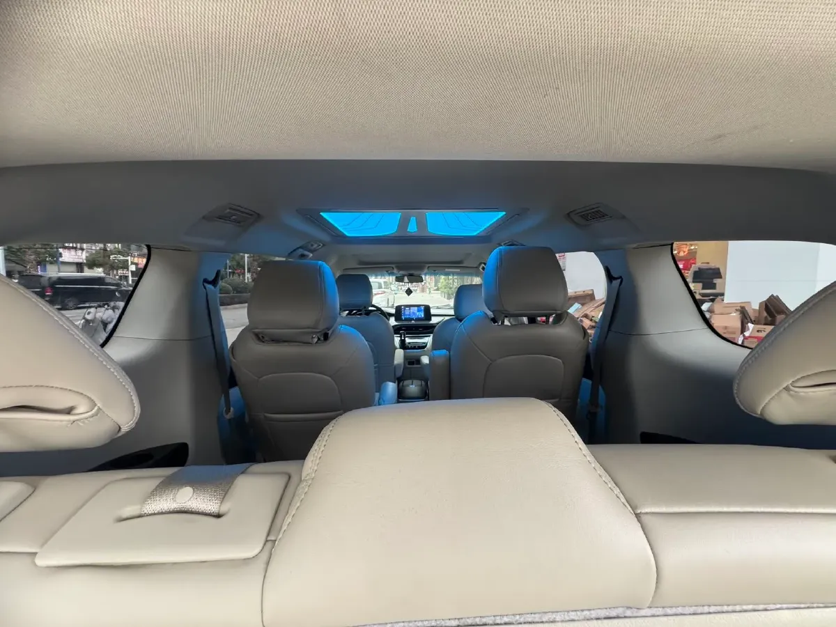 2021 Buick GL8 2.0T 237HP L4 9AT,autocango,china used car exporter,china ev exporter,chinese used car exporter,chinese used ev exporter