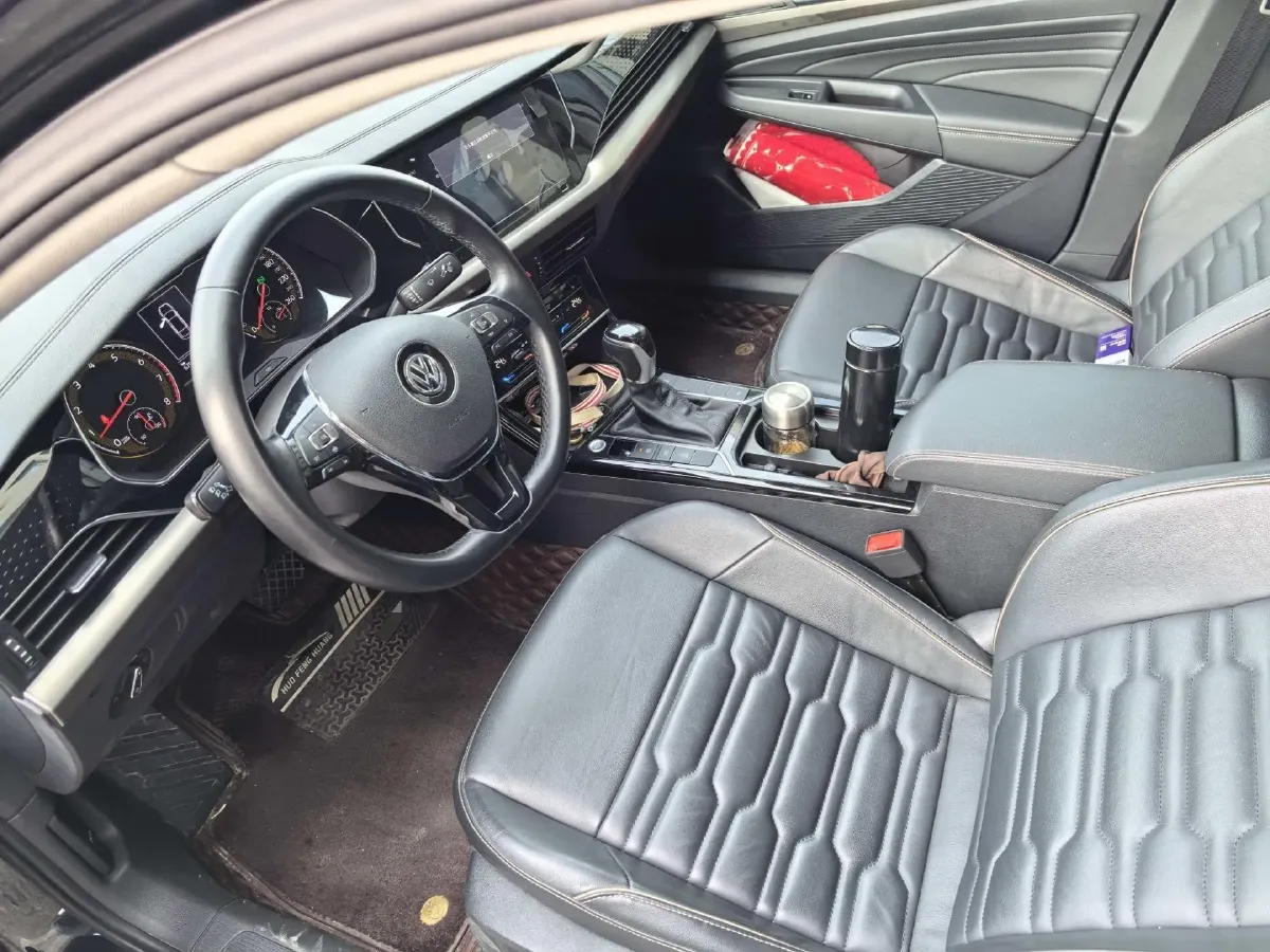 2020 Volkswagen Passat 2.0T 186HP L4 7DCT,autocango,china used car exporter,china ev exporter,chinese used car exporter,chinese used ev exporter