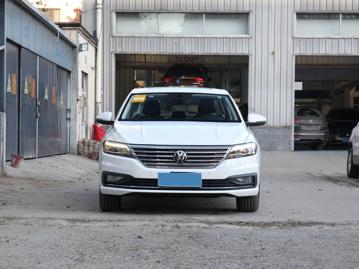 2022 Volkswagen T-Roc 1.4T 150HP L4 7DCT,autocango,china used car exporter,china ev exporter,chinese used car exporter,chinese used ev exporter