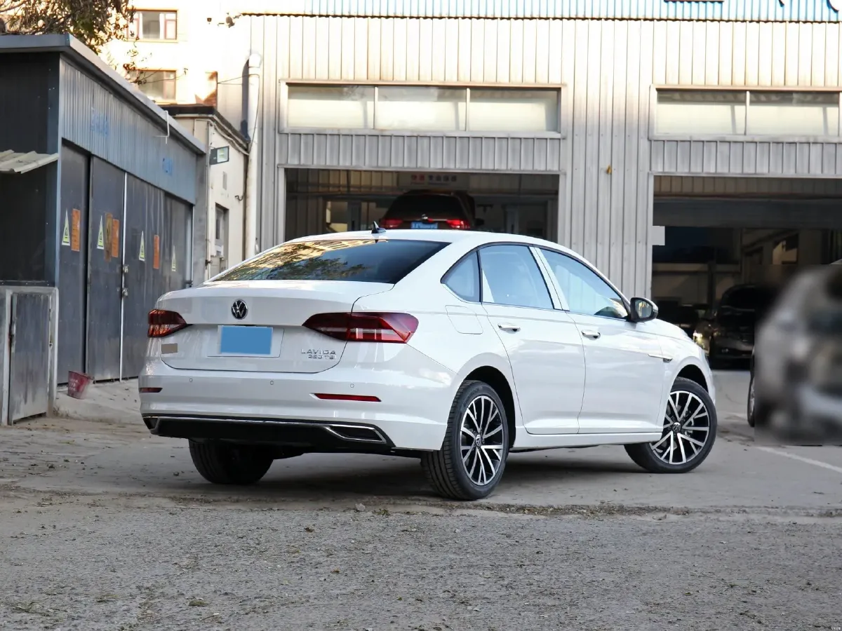 2022 Volkswagen T-Roc 1.4T 150HP L4 7DCT,autocango,china used car exporter,china ev exporter,chinese used car exporter,chinese used ev exporter