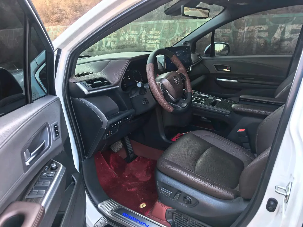 2023 Toyota Sienna 2.5L 189HP L4 E-CVT Hybrid,autocango,china used car exporter,china ev exporter,chinese used car exporter,chinese used ev exporter