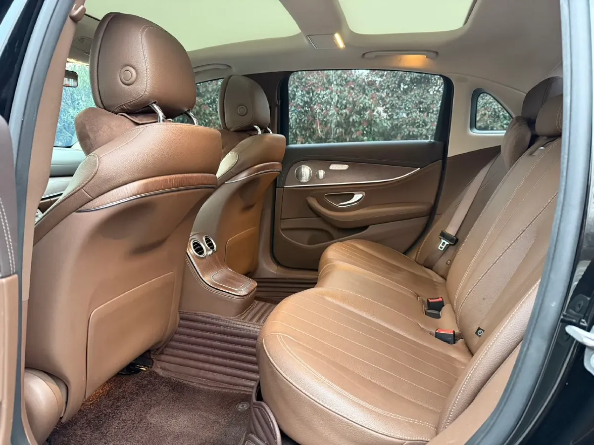 2022 Mercedes-Benz E Class 2.0T 211HP L4 9AT PHEV 25.4KWH,autocango,china used car exporter,china ev exporter,chinese used car exporter,chinese used ev exporter