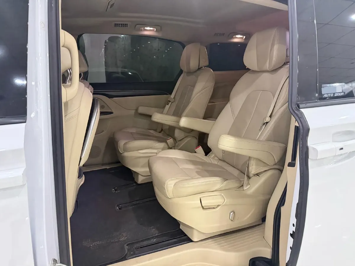 2022 Buick GL8 2.0T 237HP L4 9AT,autocango,china used car exporter,china ev exporter,chinese used car exporter,chinese used ev exporter