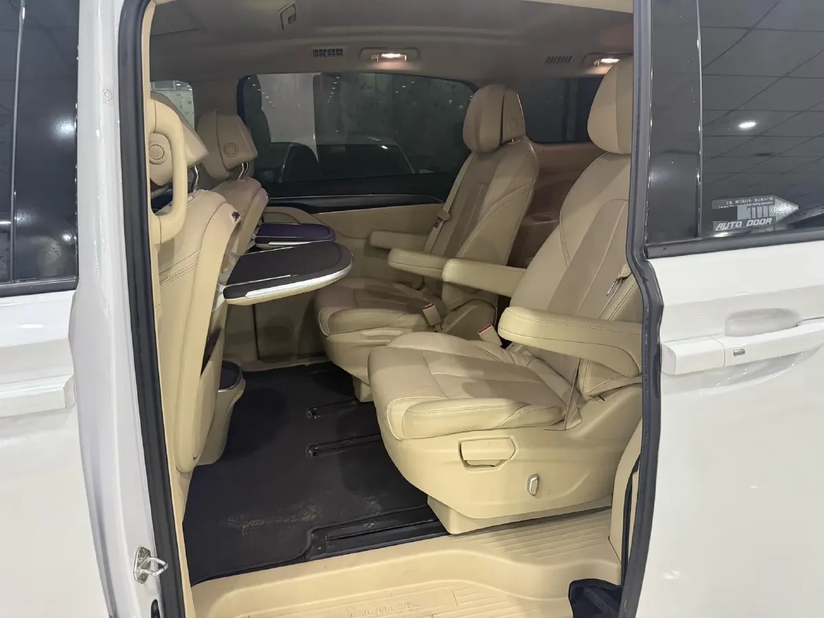 2022 Buick GL8 2.0T 237HP L4 9AT,autocango,china used car exporter,china ev exporter,chinese used car exporter,chinese used ev exporter