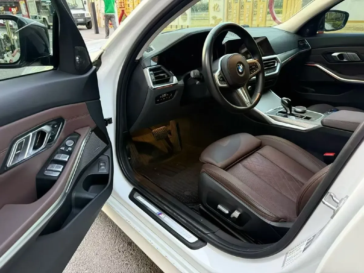 2022 BMW 3 Series 2.0T 184HP L4 8AT,autocango,china used car exporter,china ev exporter,chinese used car exporter,chinese used ev exporter