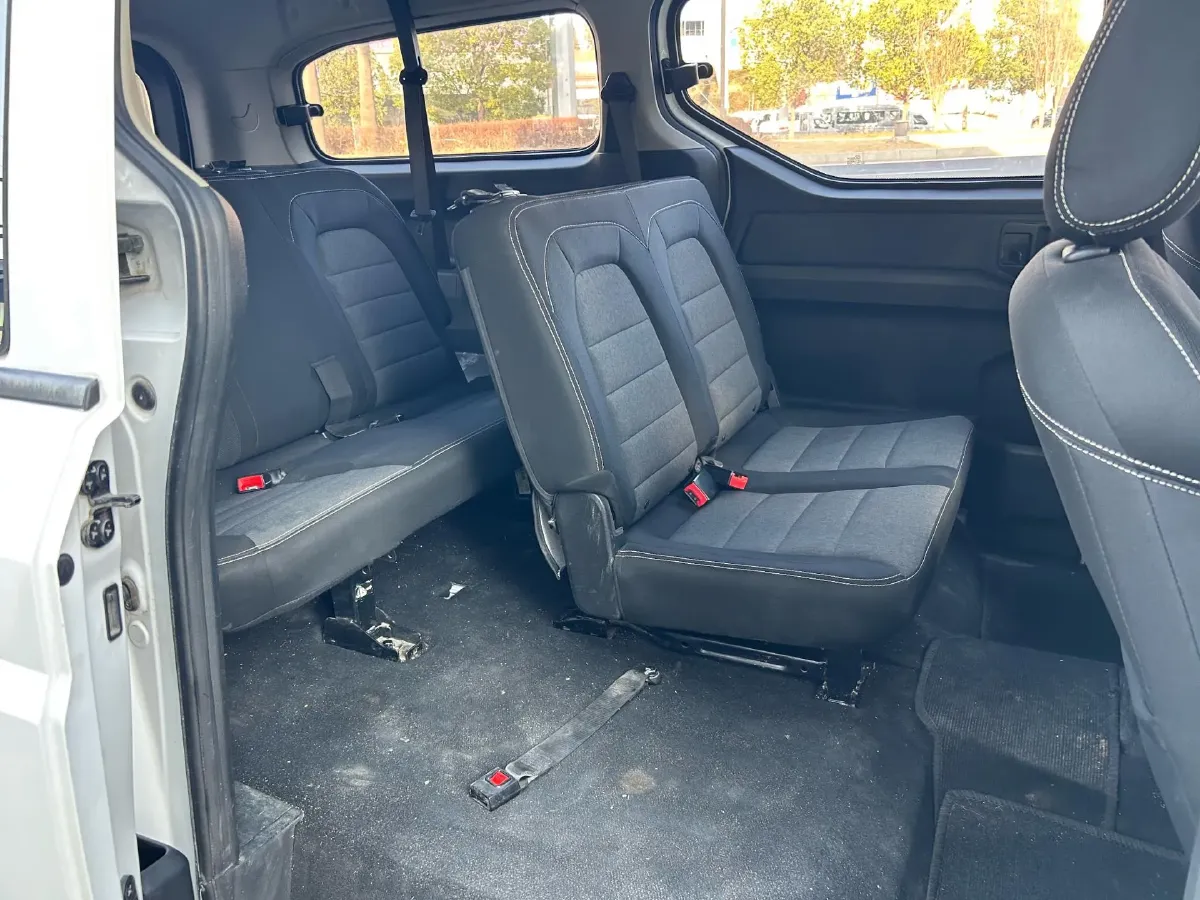 2021 WuLing ZhengChen 1.5T 147HP L4 6MT,autocango,china used car exporter,china ev exporter,chinese used car exporter,chinese used ev exporter