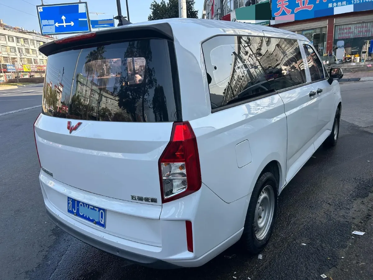 2021 WuLing ZhengChen 1.5T 147HP L4 6MT,autocango,china used car exporter,china ev exporter,chinese used car exporter,chinese used ev exporter