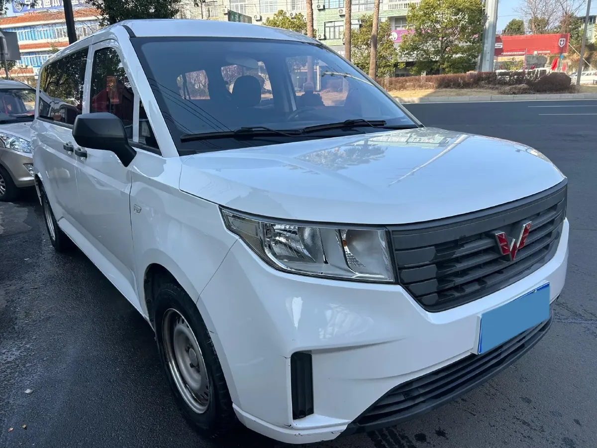 2021 WuLing ZhengChen 1.5T 147HP L4 6MT,autocango,china used car exporter,china ev exporter,chinese used car exporter,chinese used ev exporter