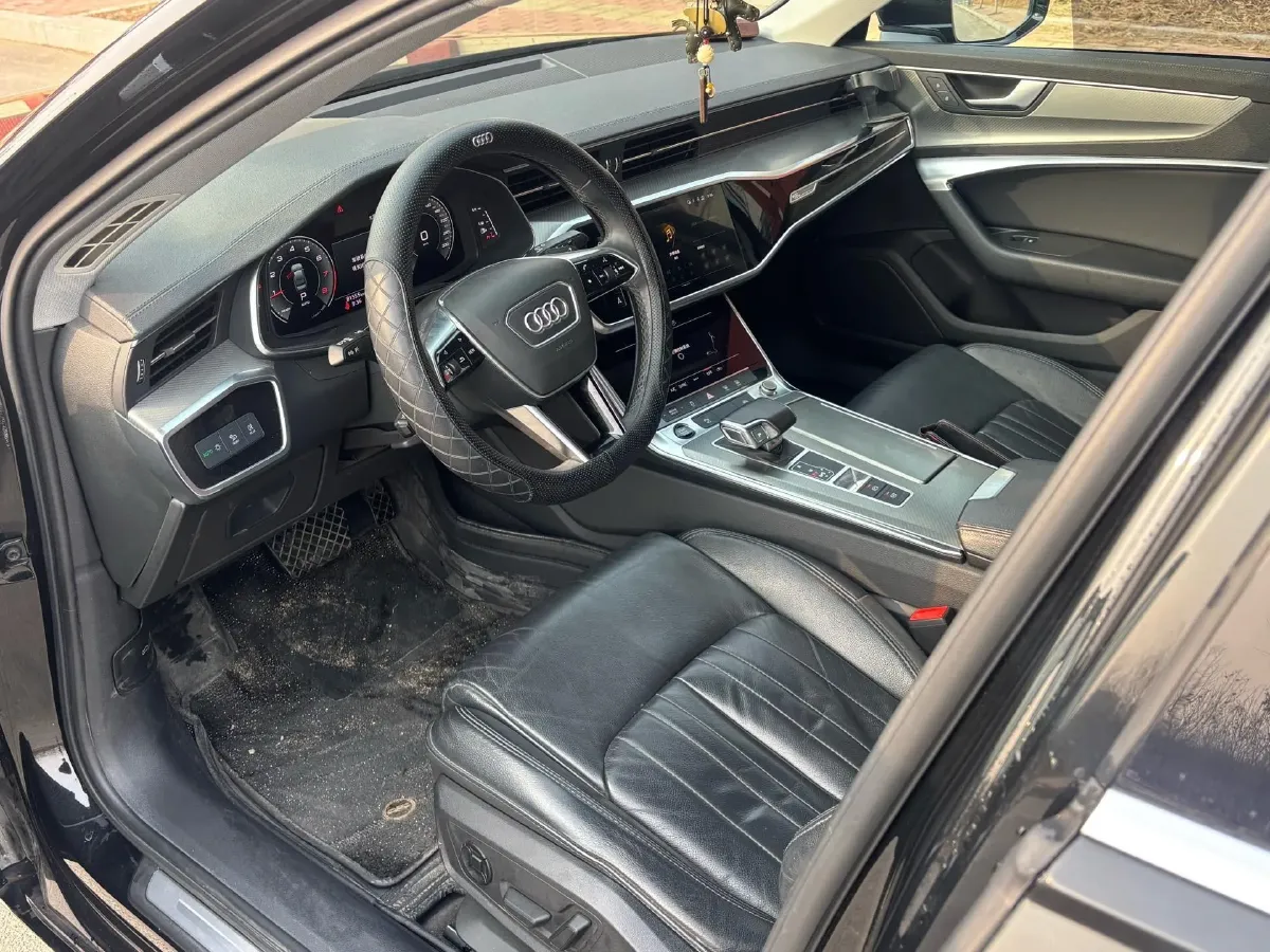 2022 Audi A6L 2.0T 224HP L4 7DCT,autocango,china used car exporter,china ev exporter,chinese used car exporter,chinese used ev exporter